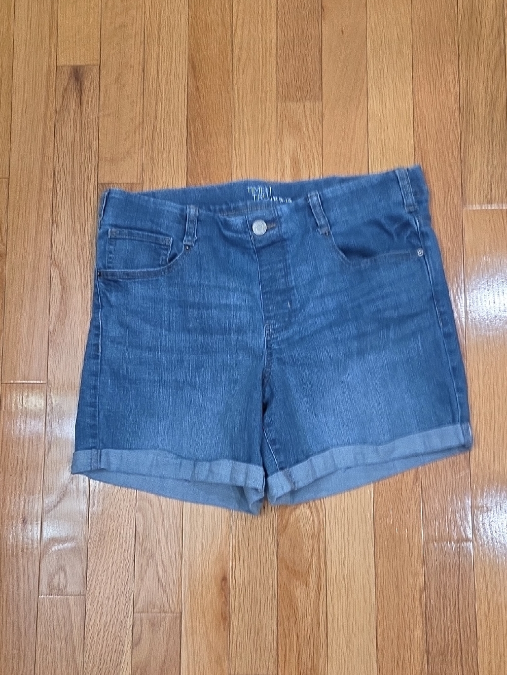 Time and Tru Pull-on Denim Roll-Cuff Jean Shorts